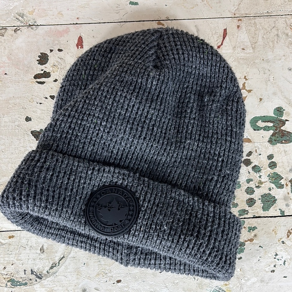 Canada Weather Gear > Gray Knit Beanie